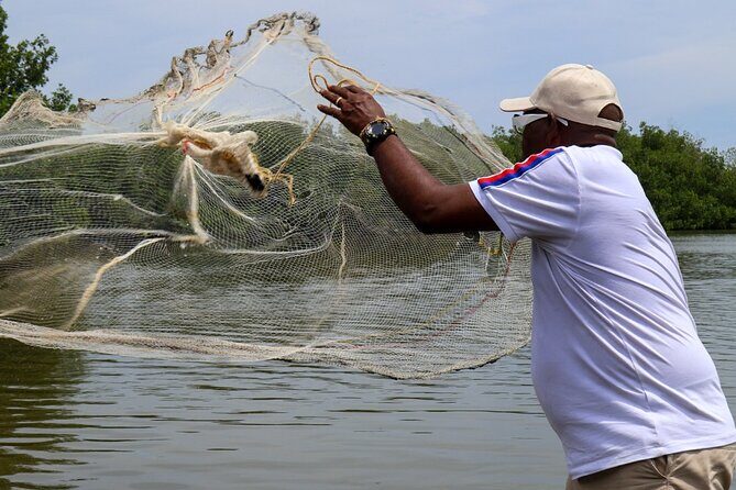 Cartagena Real : neighborhood, mangrove, fishing, typical lunch and culture - Playa de la Boquilla: Quiet Swimming Time Away From the Hustle
