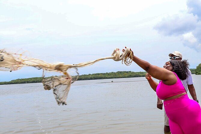 Cartagena Real : neighborhood, mangrove, fishing, typical lunch and culture - Value Check: Getting Mangroves, Fishing, Culture, Beach, and Lunch for $45