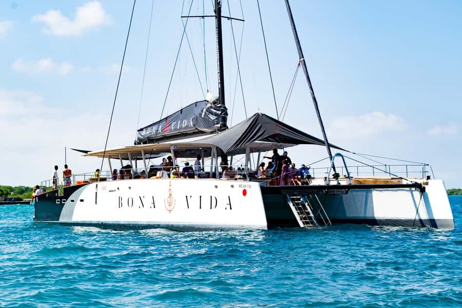 Cartagena: Rosario Islands Catamaran with Lunch and Snorkel - Cartagena to the Rosario: why this catamaran feels like a smart day plan