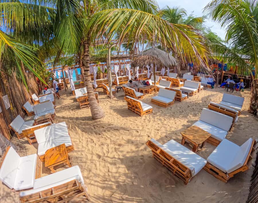 Cartagena: Rosario Islands Day Tour with Snorkel & Lunch - Playa Blanca on Baru: lunch, walking time, and Mambo Beach Club energy