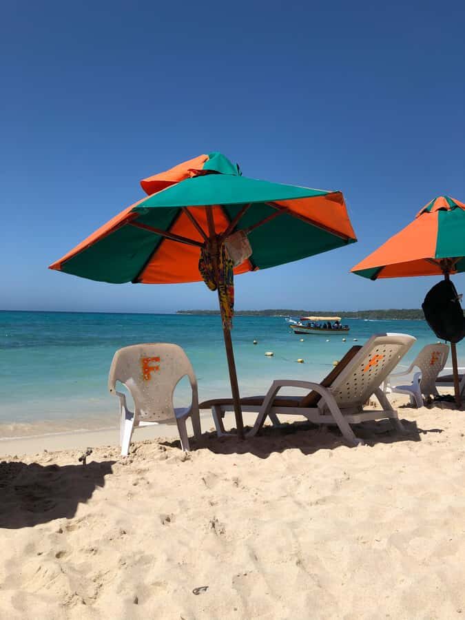 Cartagena: Rosario Islands, Playa Blanca, Baru - San Martín de Parajales and the Oceanarium Stop (45 Minutes)
