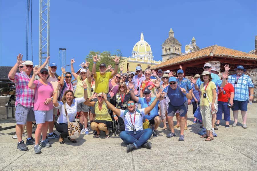 Cartagena: Shared Walking Tour of the Colonial Old Town - Inside the Walled City: Cobblestones, Balconies, and Defensive Walls