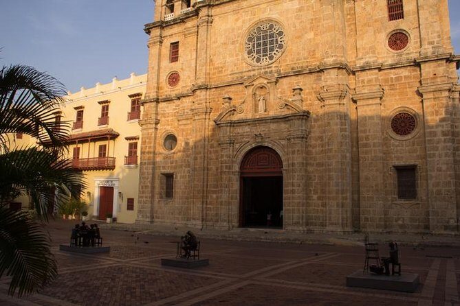 Cartagena Sightseeing Tour Historic Center starting at the port - Group size and pace: what it feels like in real terms