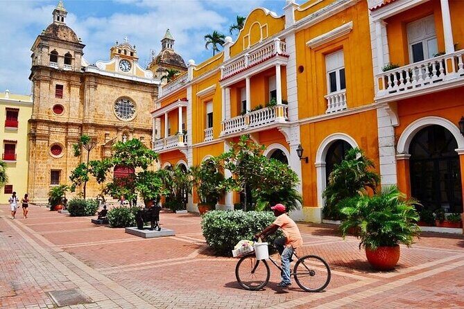 Cartagena Street Food Adventure & Full City Tour with Local Guide - Food is the headline, but the guide is the trick