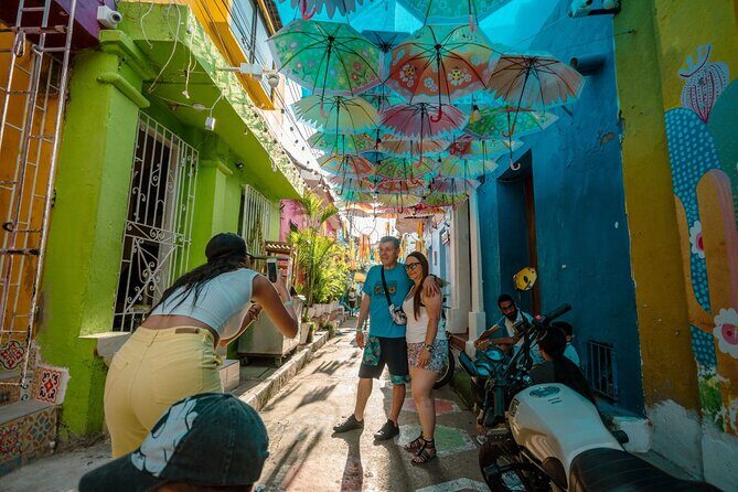 Cartagena Streets and Appointments Tour - Torre del Reloj and Plaza de los Coches: where the tour sets the tone