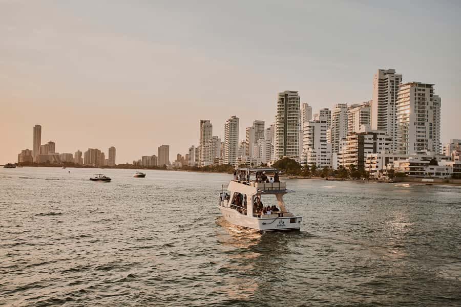 Cartagena: Sunset Cruise with Open Bar - Route and timing: how the cruise views shift as the sun moves
