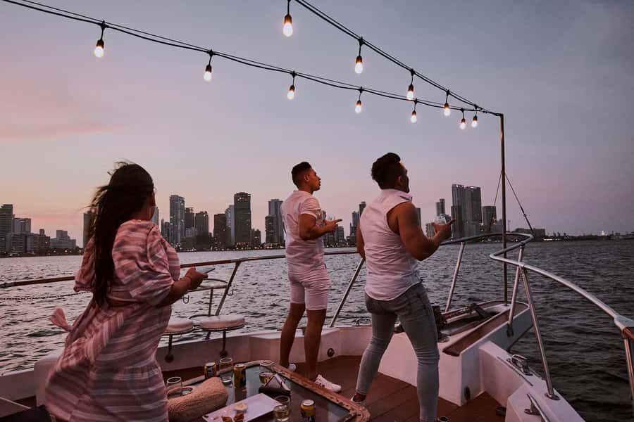 Cartagena: Sunset Cruise with Open Bar - The boat experience: Sibarita Express comfort with room to move