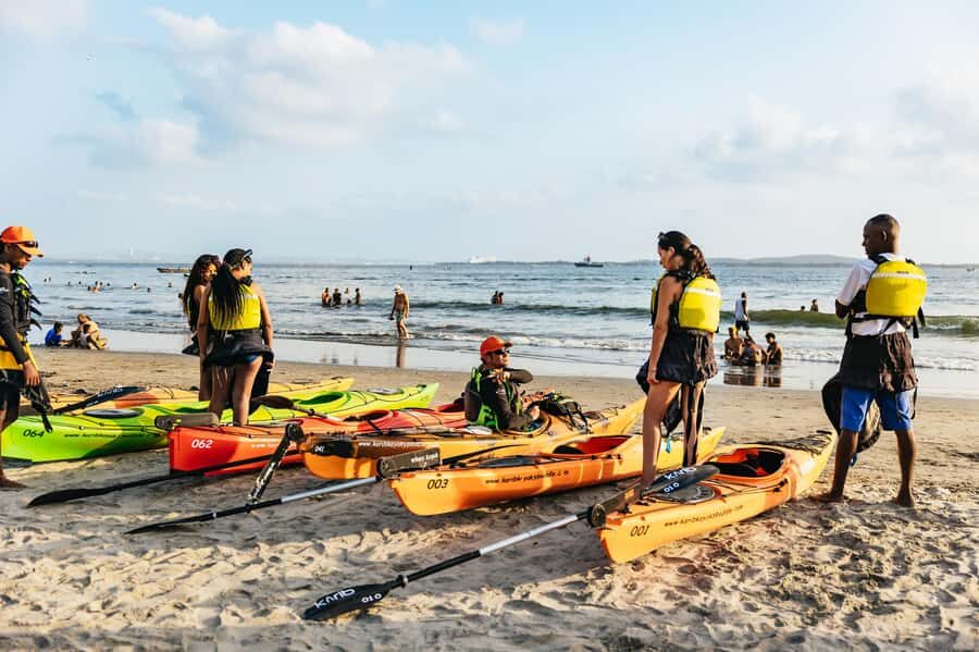 Cartagena: Sunset Sea Kayaking Tour - Shared vs private kayaking: who should choose which