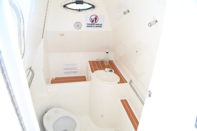 Cartagena to Rosario Islands and Cholon Boat - Crew and Safety: Why the Names Keep Coming Up