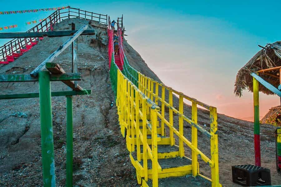 Cartagena: Totumo Mud Volcano with Bilingual Guide - Why the Totumo mud volcano feels so different from Cartagena
