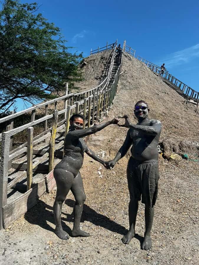 Cartagena: Totumo Mud Volcano with Bilingual Guide - Practical packing list for a Cartagena mud bath