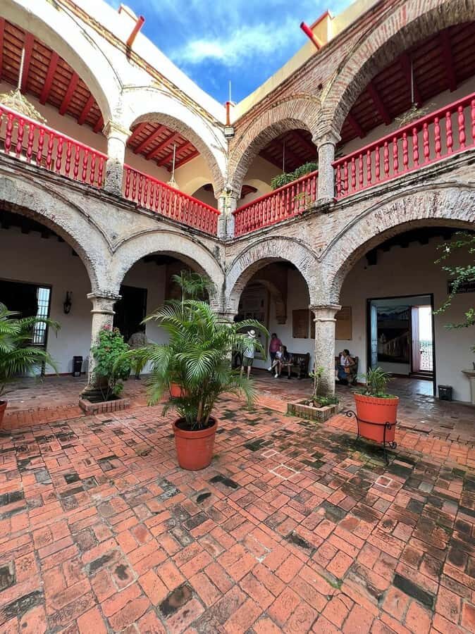 Cartagena: Tour the emblematic Cerro de la Popa - The viewpoints: skyline and coast photos that actually work