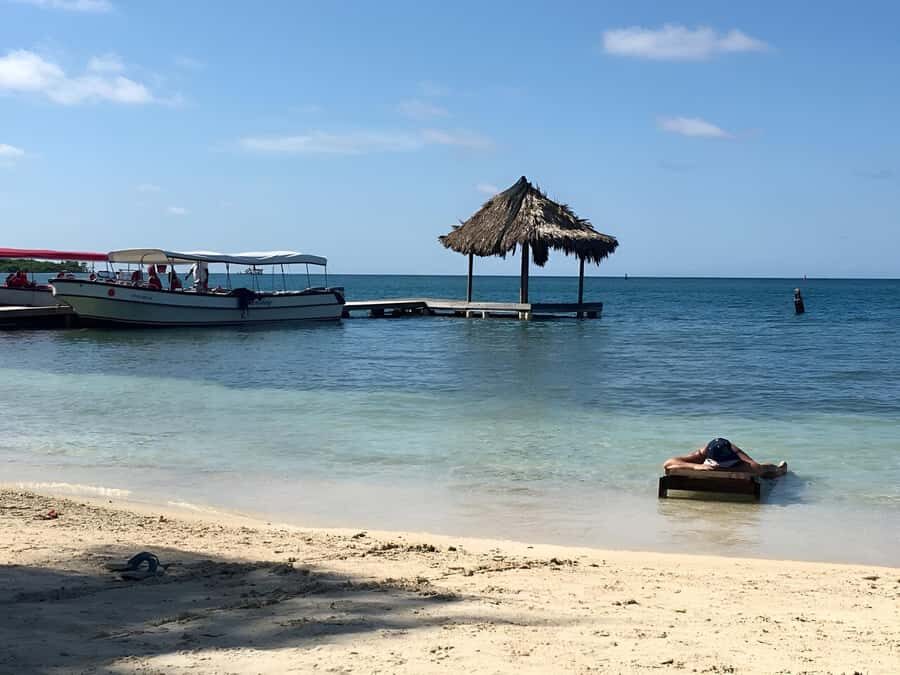 Cartagena: Tour to Playa Tranquila with Snorkeling + Luminous Plankton and Parasol - Luminous plankton: the night show that turns the water into art