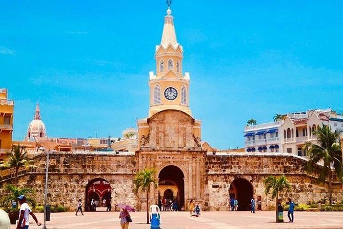 Cartagena Walking Tour - Meeting at the Clock Tower and Staying on Track