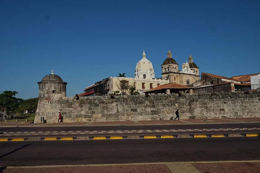 Cartagena: Walled City and Getsemani Shared Walking Tour - Las Bóvedas: where the city’s structure feels closer