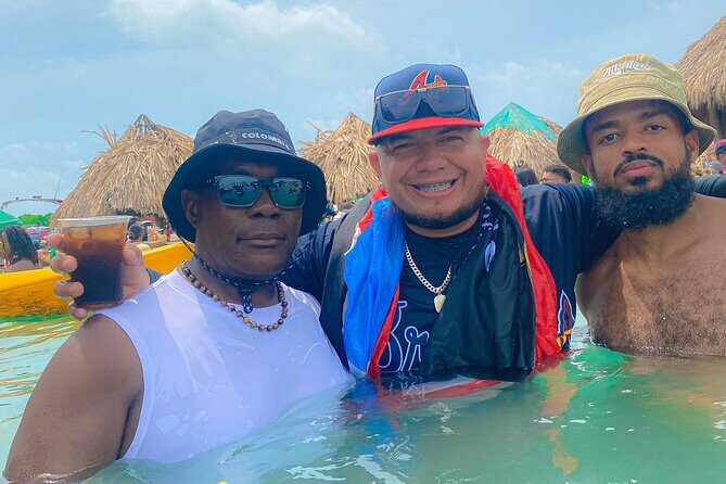 Cartagena : Weekend party in Cholon Island - Stop 1: Babylon Gastro Bar Check-In and Getting Your Bearings