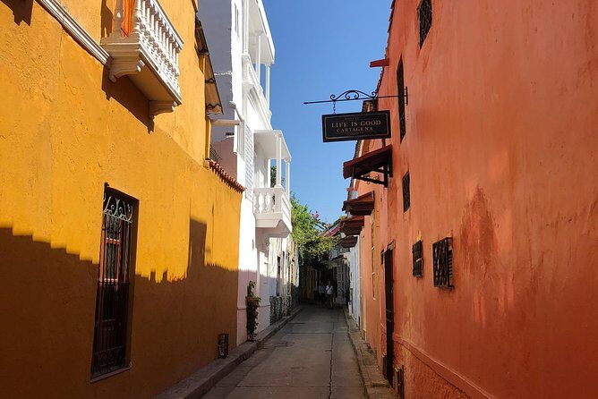 Cartagena Welcome Tour with Airport Transfer - Colonial walls: your shortcut to understanding Cartagena’s main story