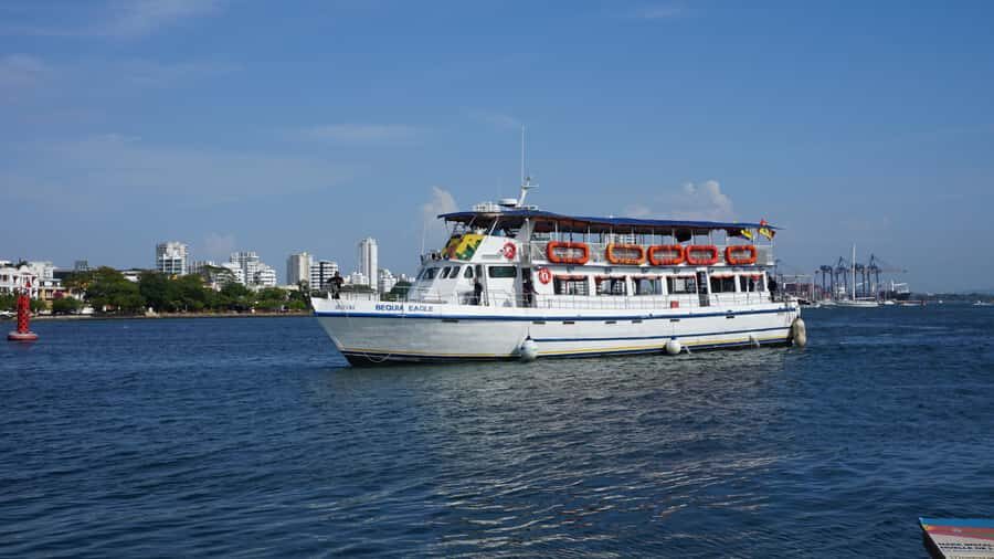 Cartagena: White Night Boat Tour with Dinner and Open Bar - Timing and what you’ll actually do during the 3 hours