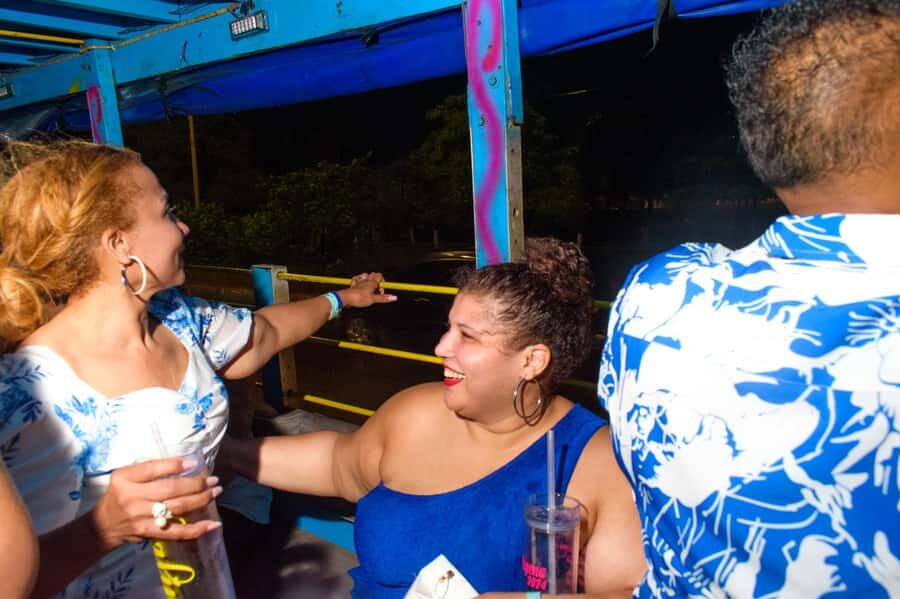 Chiva Party Cartagena: a unique experience in the city, joy and dance. - Taboo Discotheque: optional club entry (and how it changes your plan)