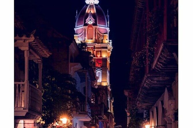 Chiva Rumbera - Stop 1: Cartagena Main Streets at Night (Getting Your Bearings Fast)