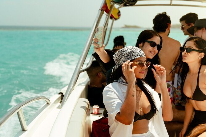 Cholon Boat Party Up 15 People - Who should book this and who might skip it