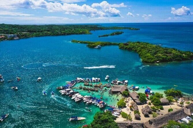 Cholon The party island, with DJ on board - Muelle de los Pegasos: Your First Dock Stop and Snorkeling Timing