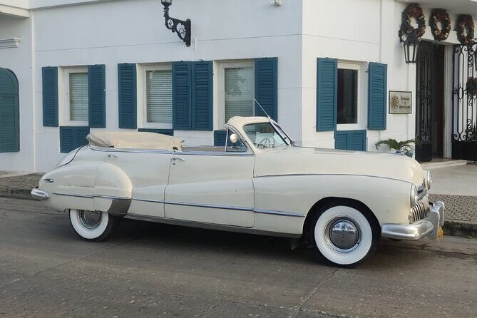 City tour by antique vehicle, luxury experience in Cartagena - How the private format changes the pace (and your comfort)