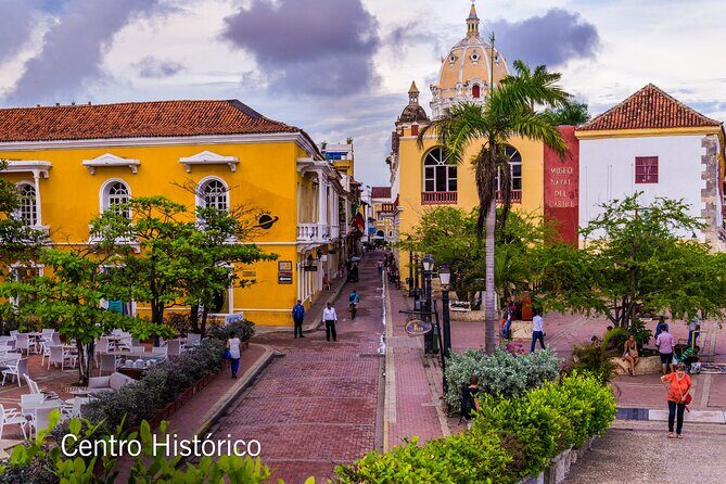 City Tour in Cartagena with visit to San Felipe Castle - Centro Histórico Walking Time: Walled Streets, Squares, and Craft Browsing