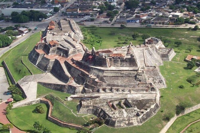 City Tour In Chiva - Panorama Through Bocagrande and Cartagena Bay