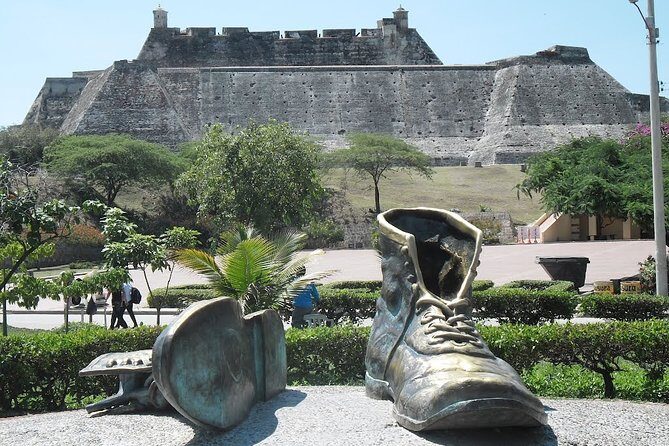 City tours in a cultural 'chiva' in Cartagena - Pickup points and timing: Camellón de los Mártires, McDonald’s, Parque Flanagan
