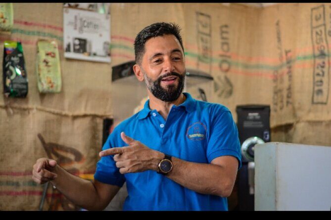 Coffee Tasting Cartagena Enjoy the Colombian Coffee - Photo Time “Like a Farmer”: Changing Rooms and Coffee-Machine Moments