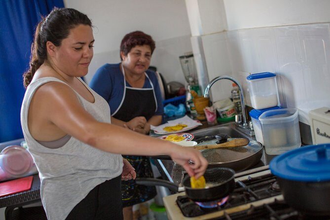 Cooking Class 4 Hours with a local Mom in Cartagena - Group size and language: who this is for (and who should skip it)