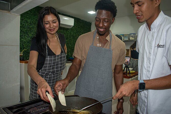 Cooking Class In A Real Restaurant At Old City - Entering Orígenes Restaurante Bar: A Kitchen in the Old City