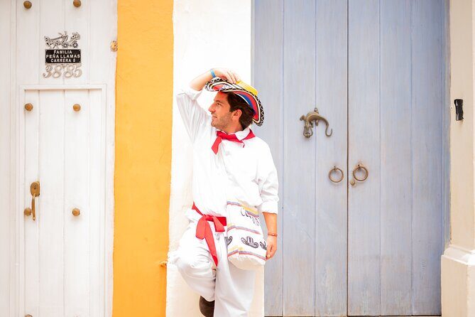 Cultural Photo Experience in Cartagena with Traditional Attire - Price and value: is $240 per group fair?