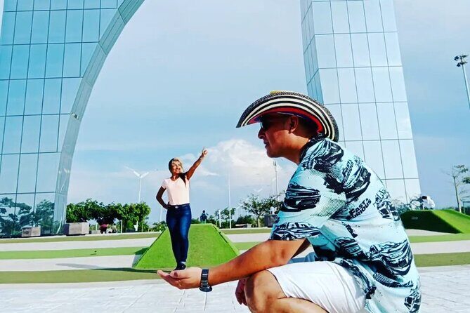 Day Tour to Barranquilla and Santa Marta from Cartagena - Santa Marta Bay and the Pibe Valderrama monument