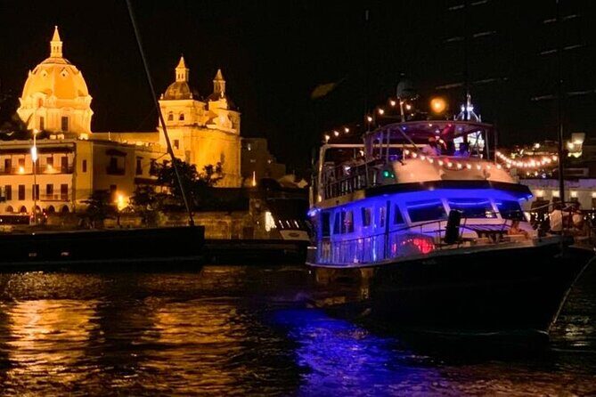 Dinner Cruise Tour through the Bay of Cartagena - The Big Idea: A Short Night Cruise With Dinner Included