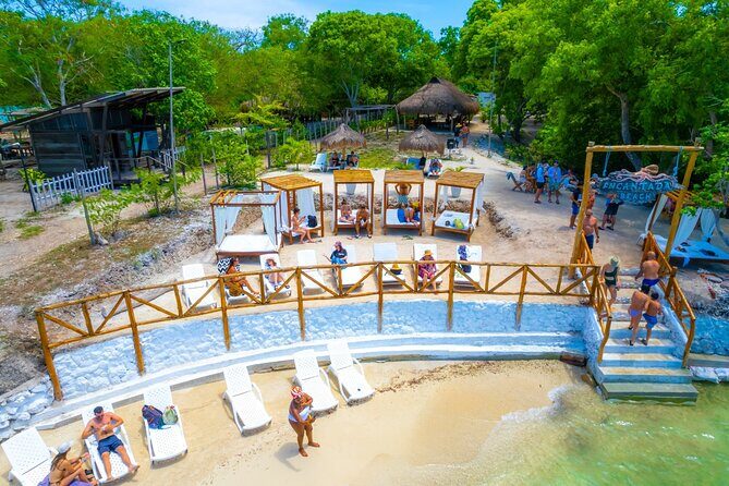 Discover Isla del Rosario Live The Enchanted Beach Experience - Lunch on the island: included choices that fit different appetites