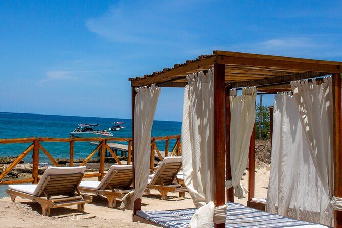 Discover Isla del Rosario Live The Enchanted Beach Experience - Drinks and the pace of the day