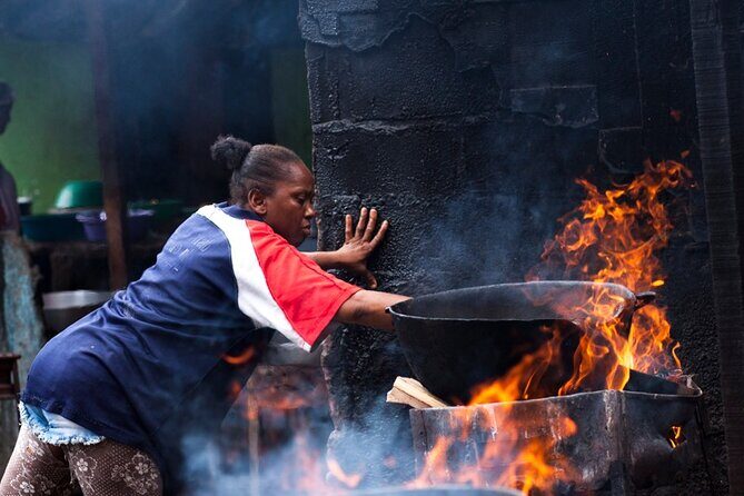 Documentary & Street Photography tour - Bazurto Market (7:00–10:00): the documentary photography lesson starts with real work