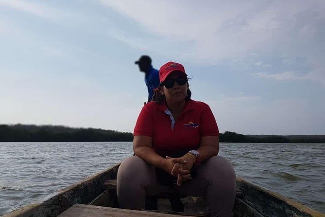 Ecoruta Volcán del Totumo and experience in the Mangroves - Entering the Volcán del Totumo mud crater (and why people love it)