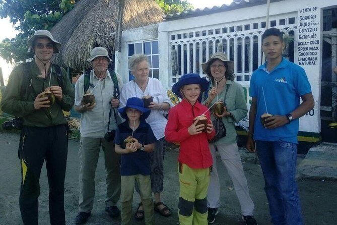 Ecoruta Volcán del Totumo and experience in the Mangroves - Lunch in Manzanillo del Mar: what you get and how it fits the day
