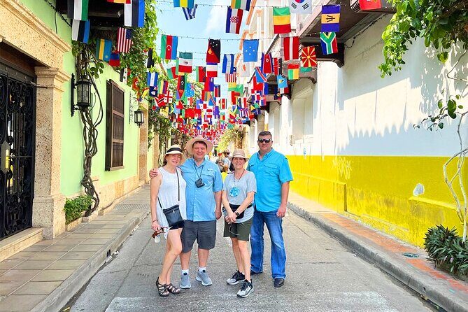 Emerald Experience Private Tour in Cartagena - Stop 5: Barrio Getsemaní for murals, color, and a breather