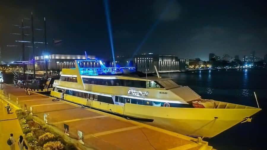 Exotic Yacht - Tour through the bay of Cartagena - Why a catamaran sunset in Bahía de las Ánimas feels worth it