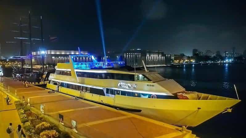 Exotic Yacht - Tour through the bay of Cartagena - Drinks onboard: open bar details and what to confirm