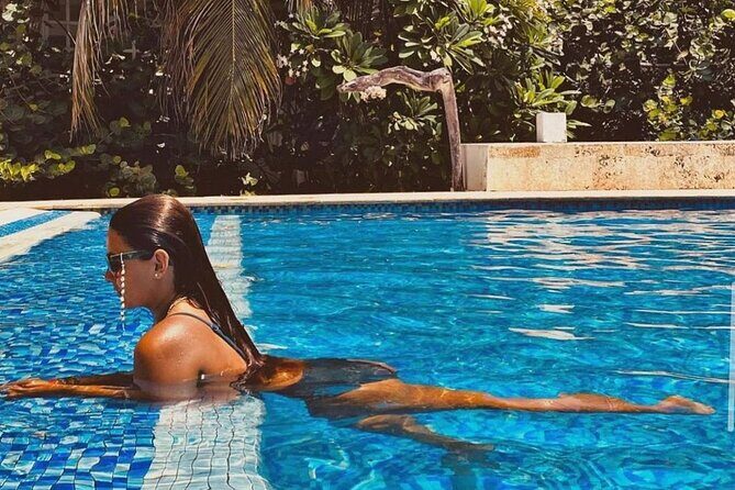 Experience Fenix Beach Cartagena - Basic Day Pass - Dealing With Hustlers: What’s Outside the Club vs. Inside