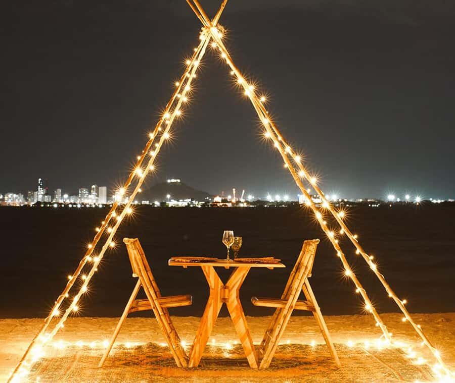 Fenix Beach Island Dinner - The Evening Plan: 7:00 p.m. Departure and a Quick Cartagena Bay Ride