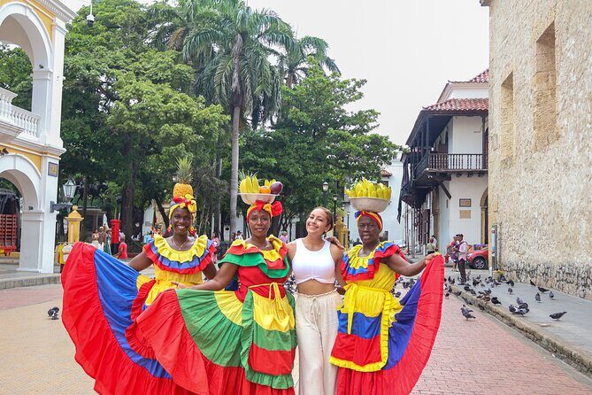 Flavors and portraits: gastronomic tour with professional photos - Why this Cartagena walk blends food stops and portraits