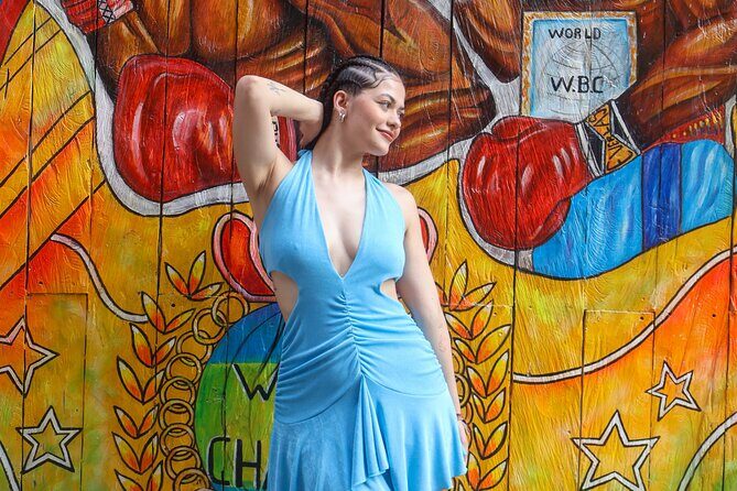 Flavors and portraits: gastronomic tour with professional photos - Stop 4: Getsemaní street life, murals, and the Clock Tower area vibe