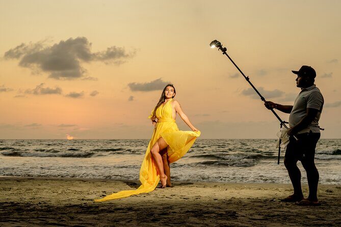 Flying Dress Cartagena - Historic Center or Golden hour or beach - The dress setup: easy on and off, with real help