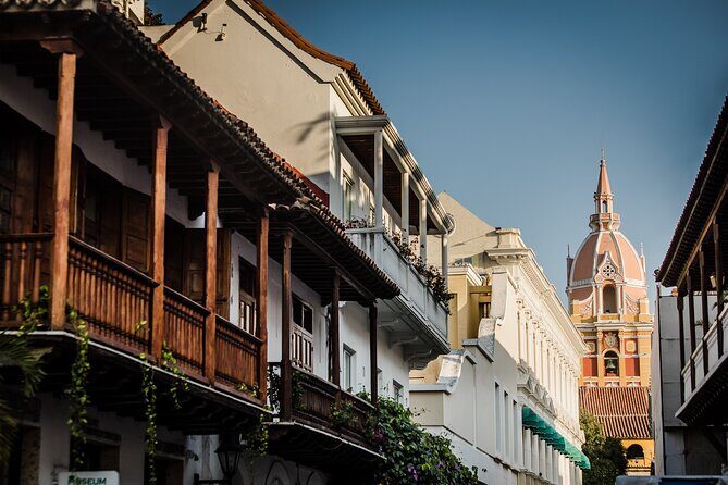 Fortress, Old Town and Shopping in Cartagena (Only for Cruisers ) - Plaza de la Aduana: taxes and trade—Cartagena’s practical side